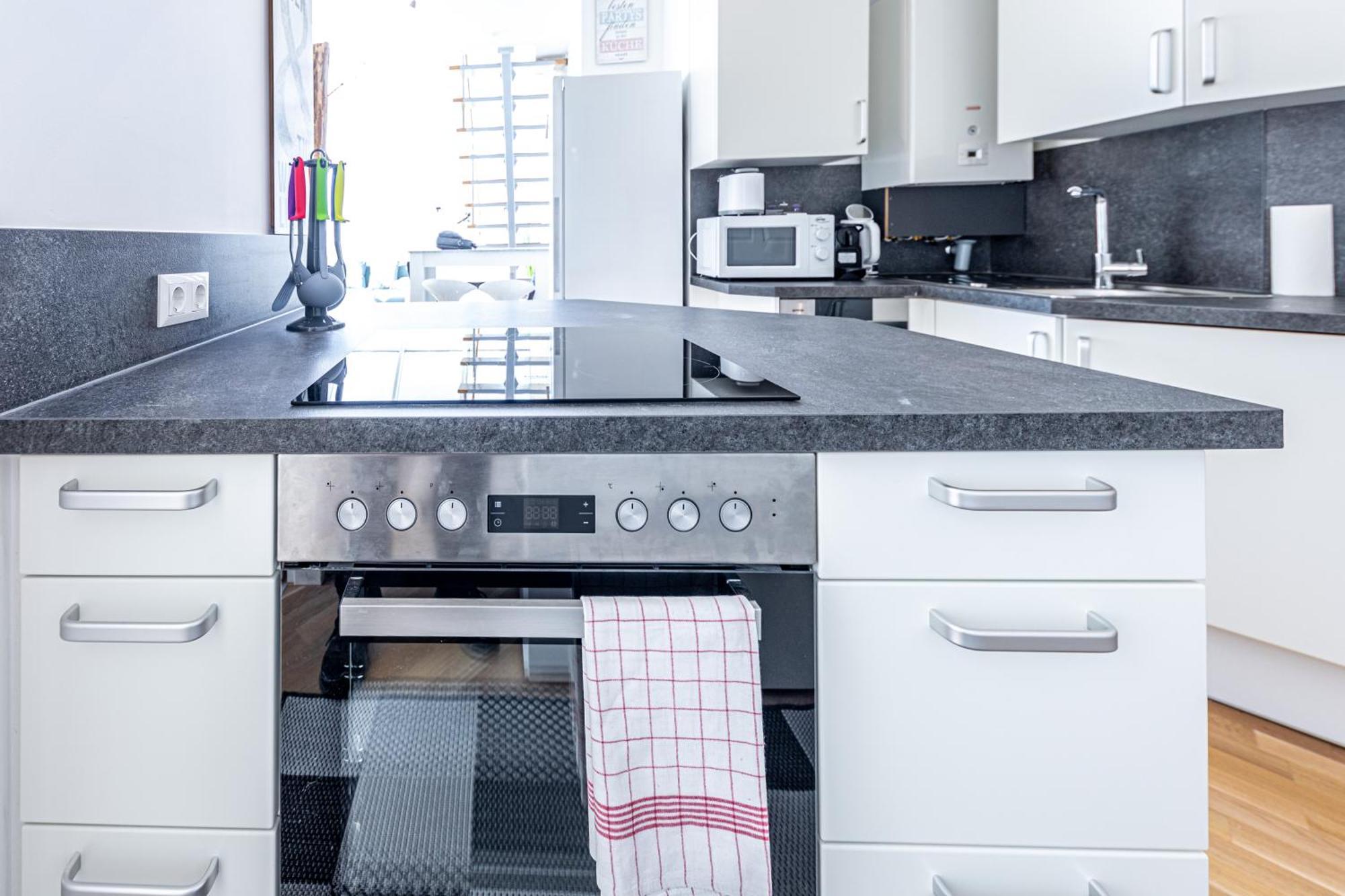 Penthouse Suites By Jr City Apartments Wenen Buitenkant foto